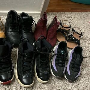 Girl youth shoes (sandals, boots, sneakers, etc). Sizes are 2 to 4